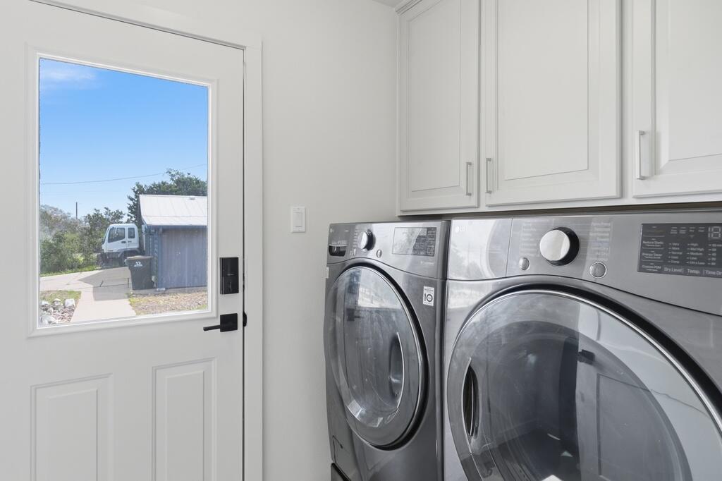 25429 Cove Dr, Spicewood, TX 78669