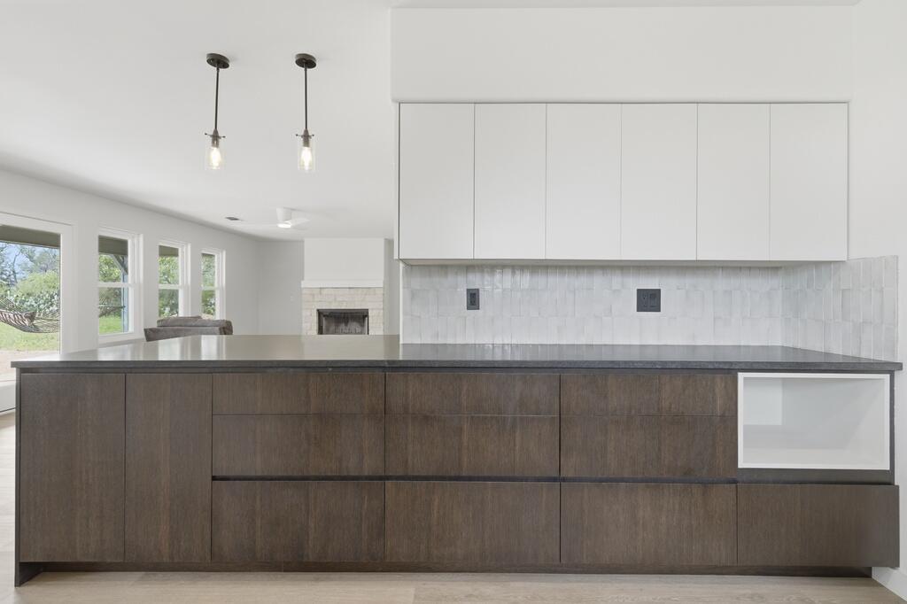 25429 Cove Dr, Spicewood, TX 78669