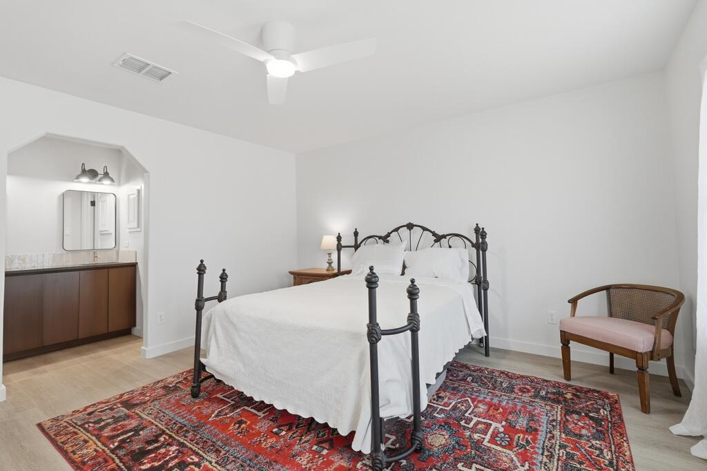 25429 Cove Dr, Spicewood, TX 78669