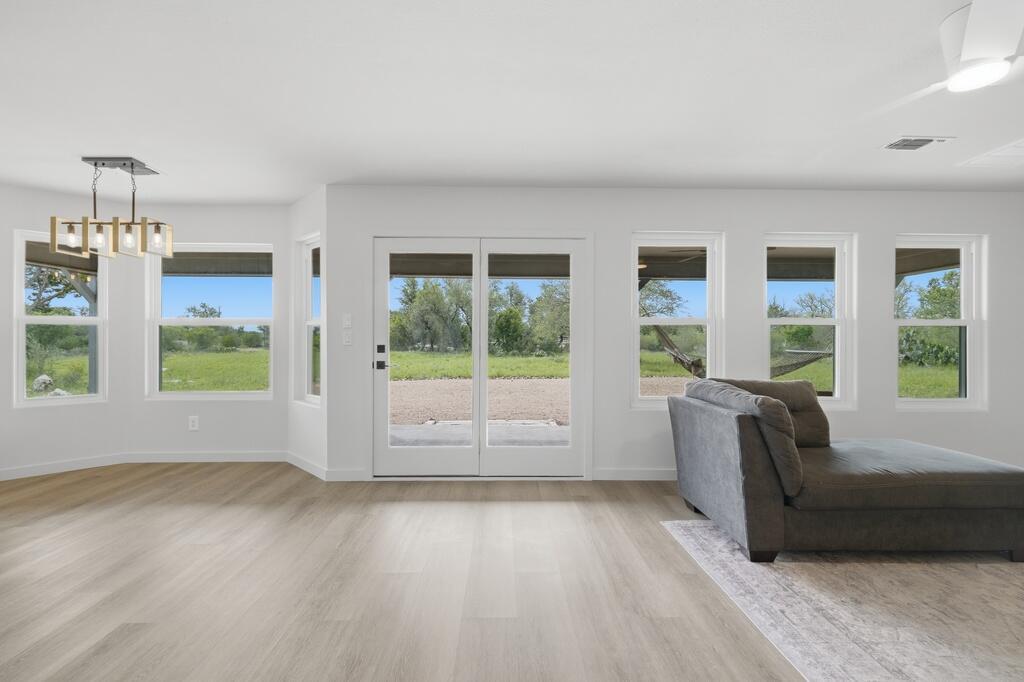 25429 Cove Dr, Spicewood, TX 78669