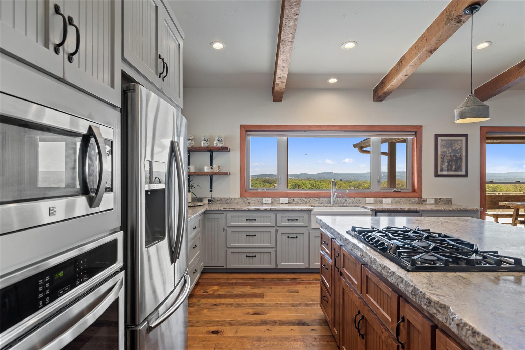 546 Lazy Oak Rd, Johnson City, TX 78636