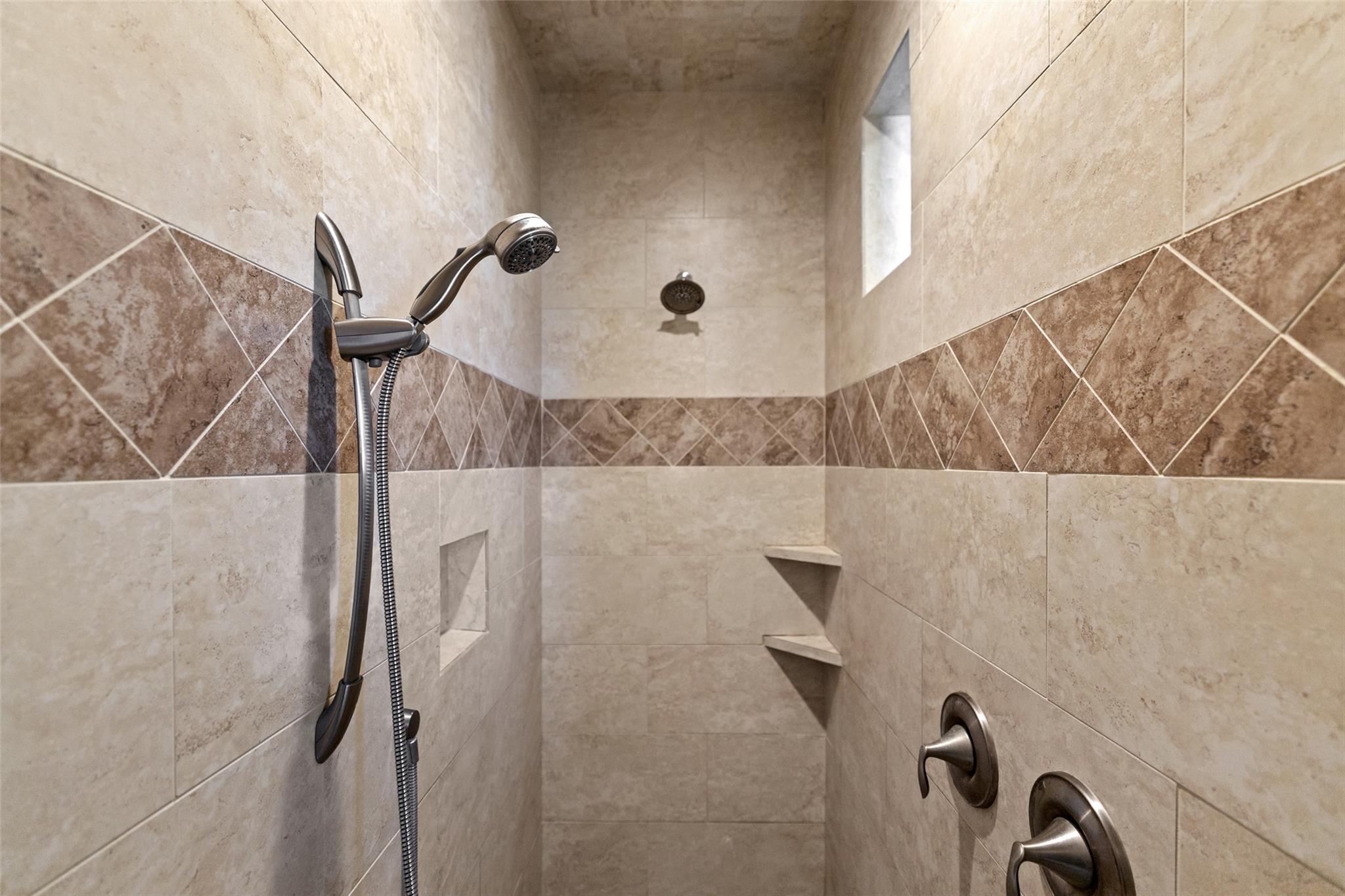 546 Lazy Oak Rd, Johnson City, TX 78636