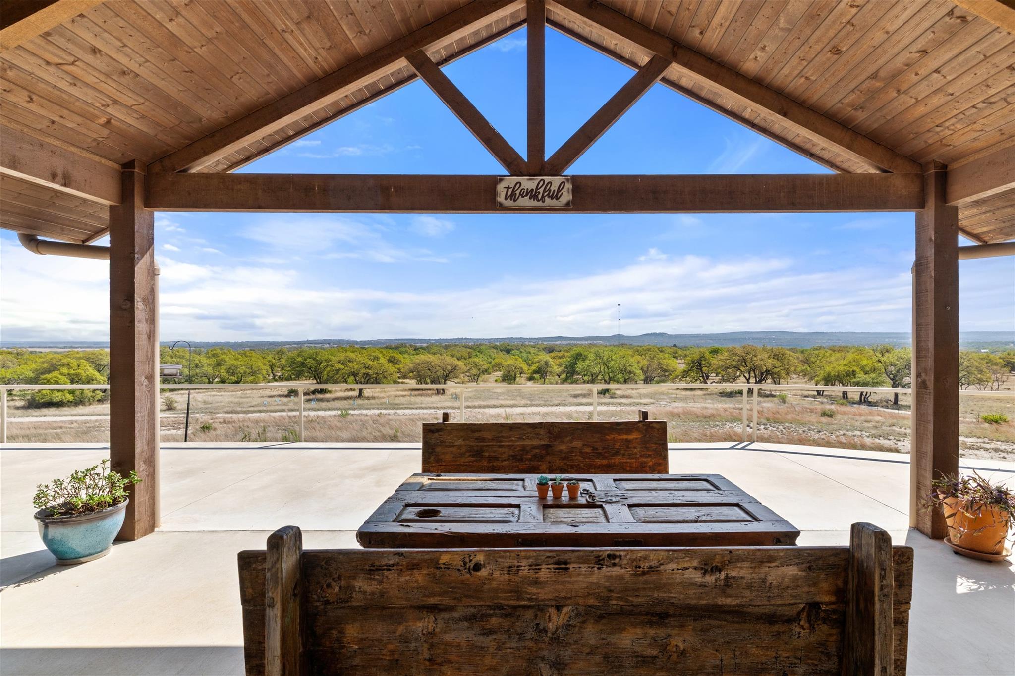 546 Lazy Oak Rd, Johnson City, TX 78636