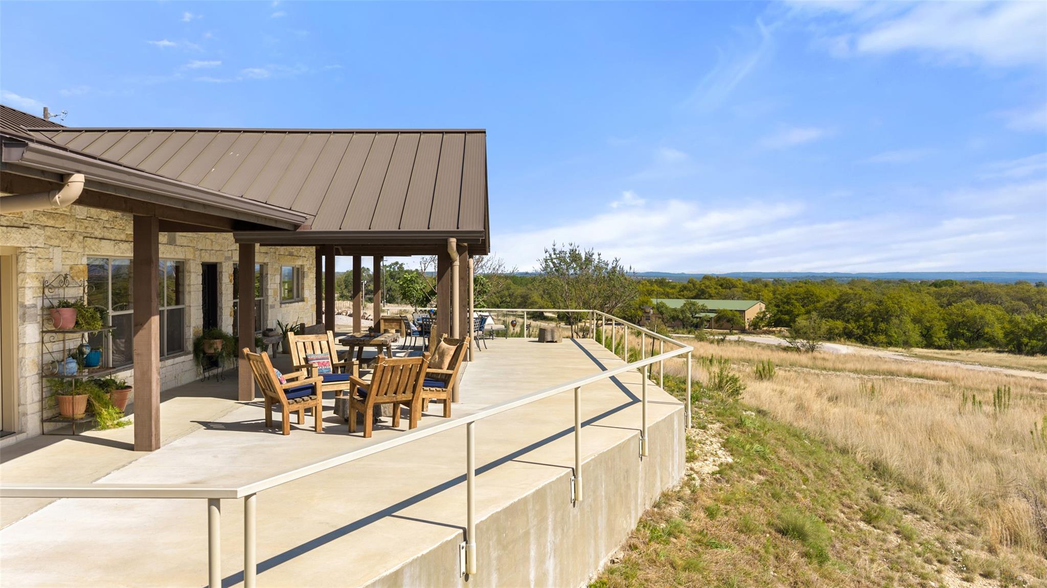 546 Lazy Oak Rd, Johnson City, TX 78636