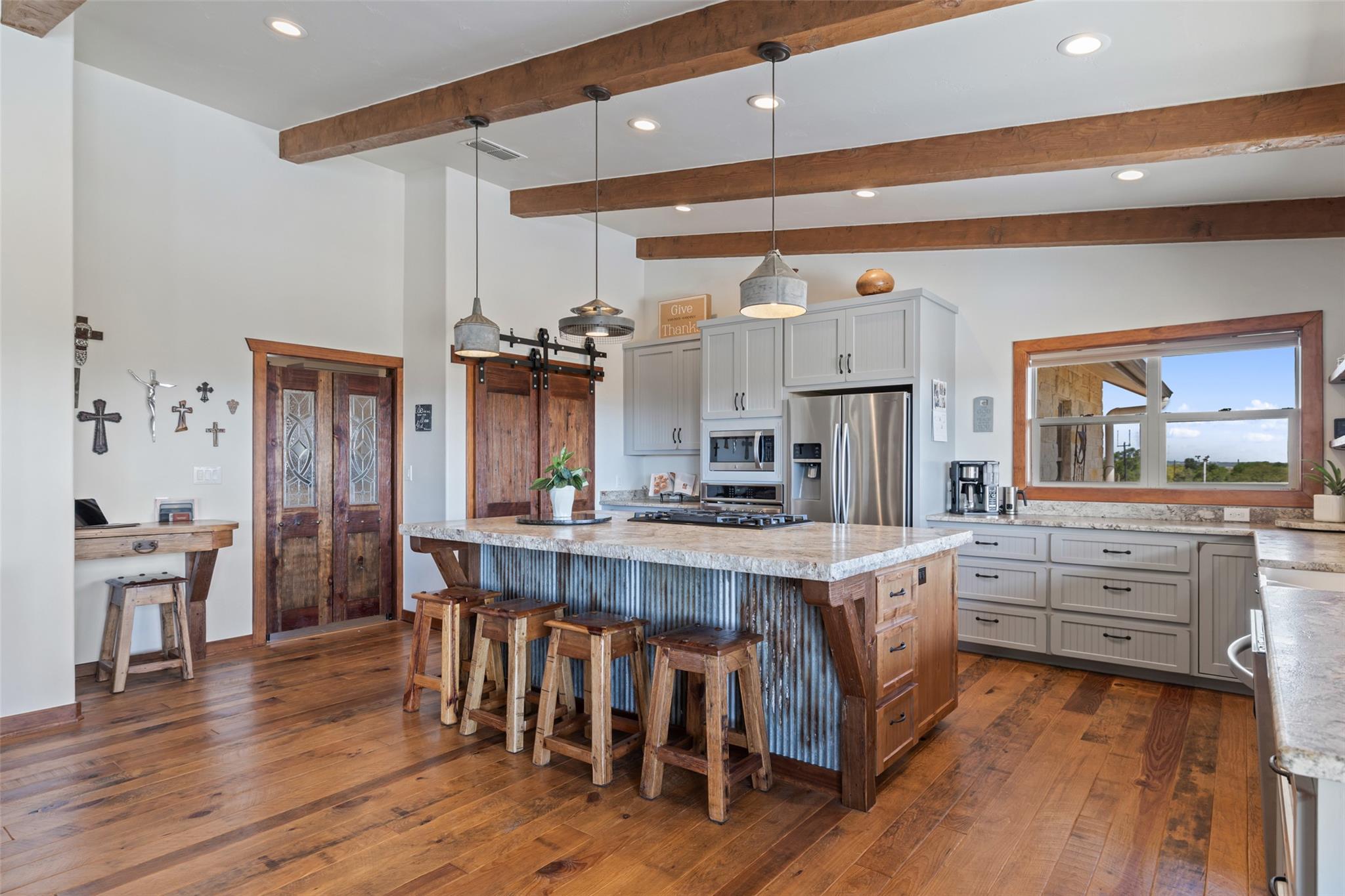 546 Lazy Oak Rd, Johnson City, TX 78636