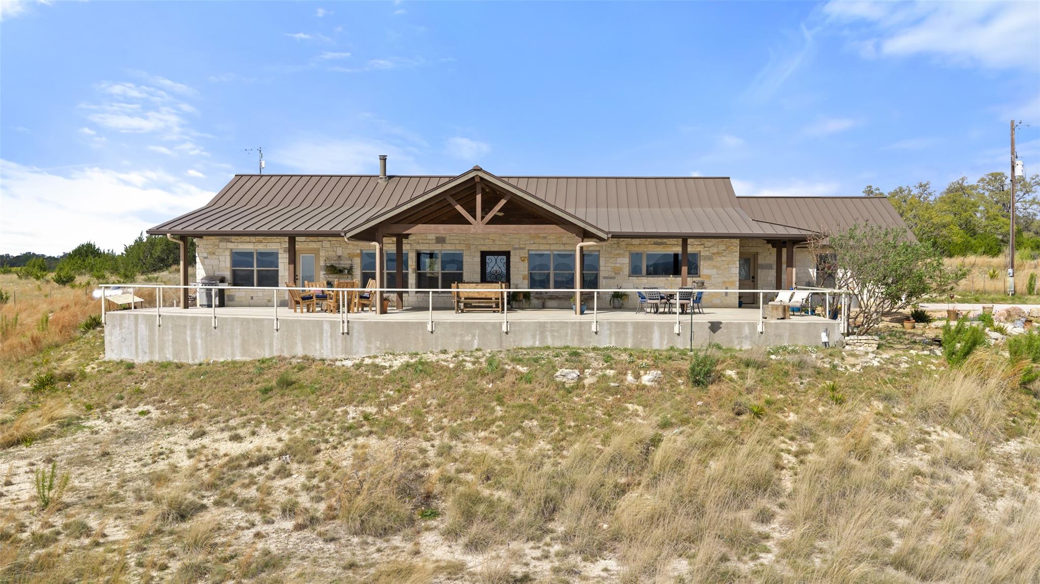 546 Lazy Oak Rd, Johnson City, TX 78636