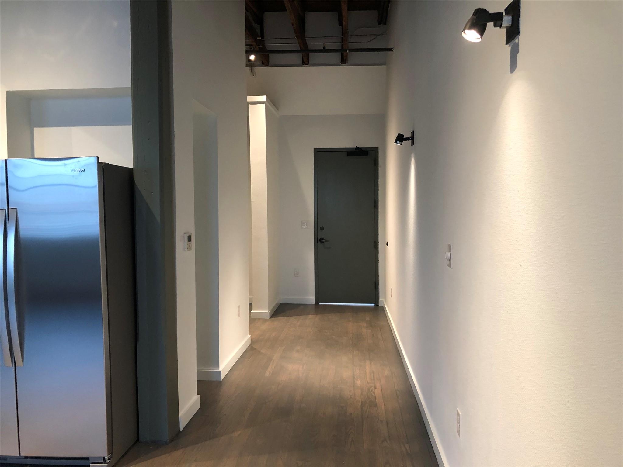 102 E 2nd St # 203, Taylor, TX 76574