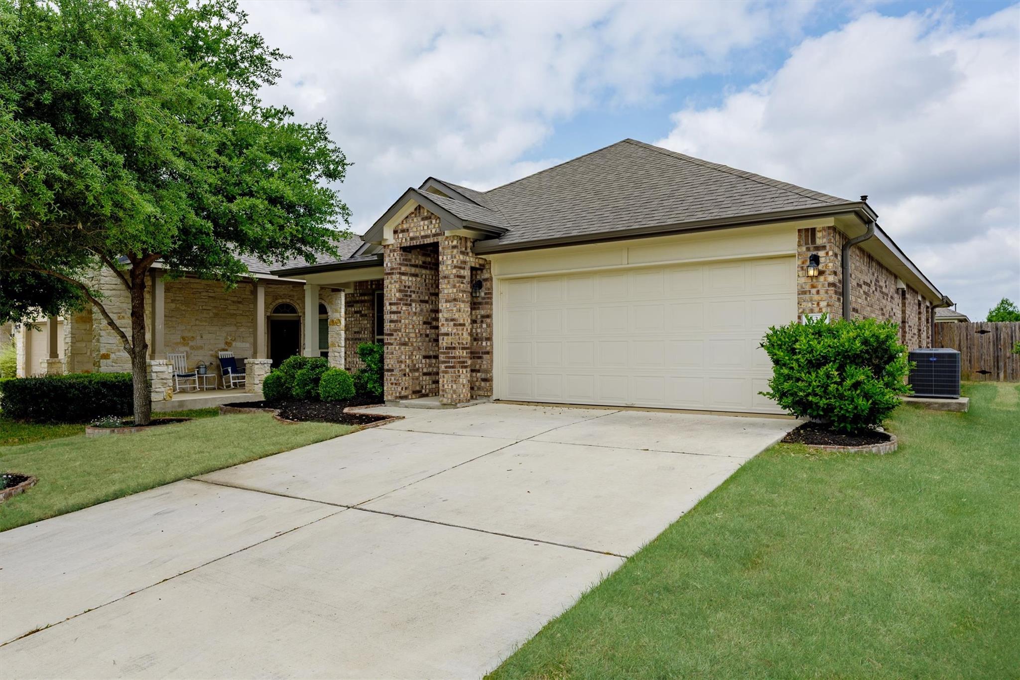 633 Carly Ann Ln, Leander, TX 78641