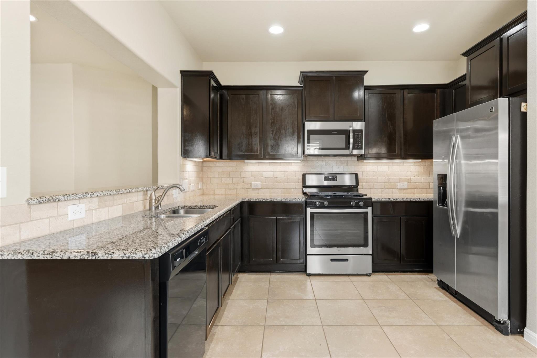 633 Carly Ann Ln, Leander, TX 78641
