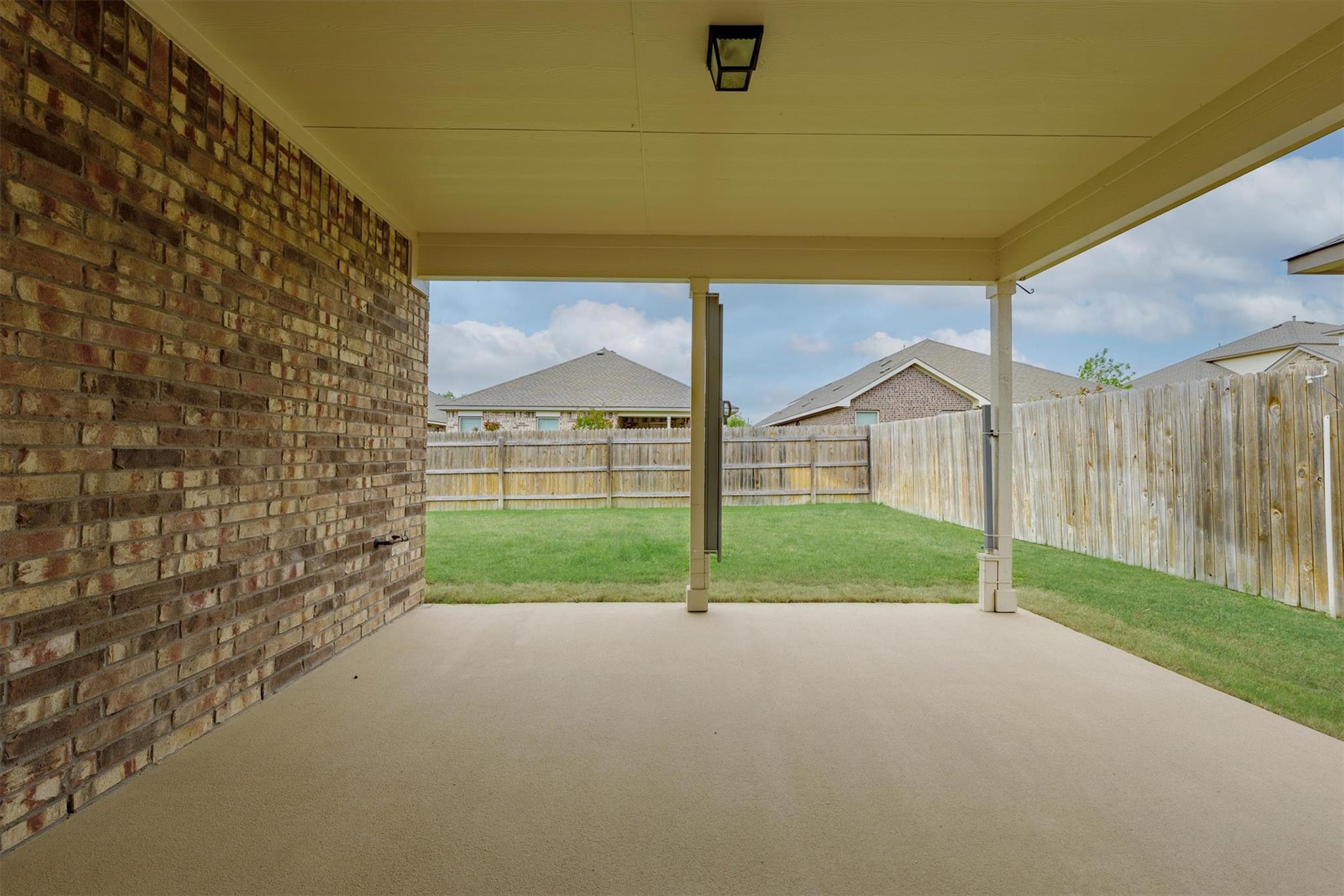 633 Carly Ann Ln, Leander, TX 78641