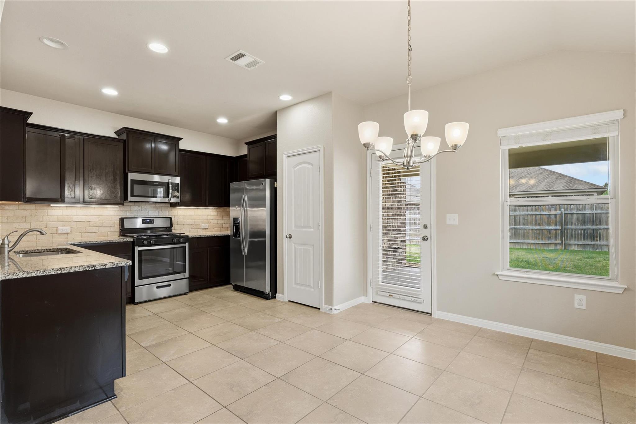 633 Carly Ann Ln, Leander, TX 78641