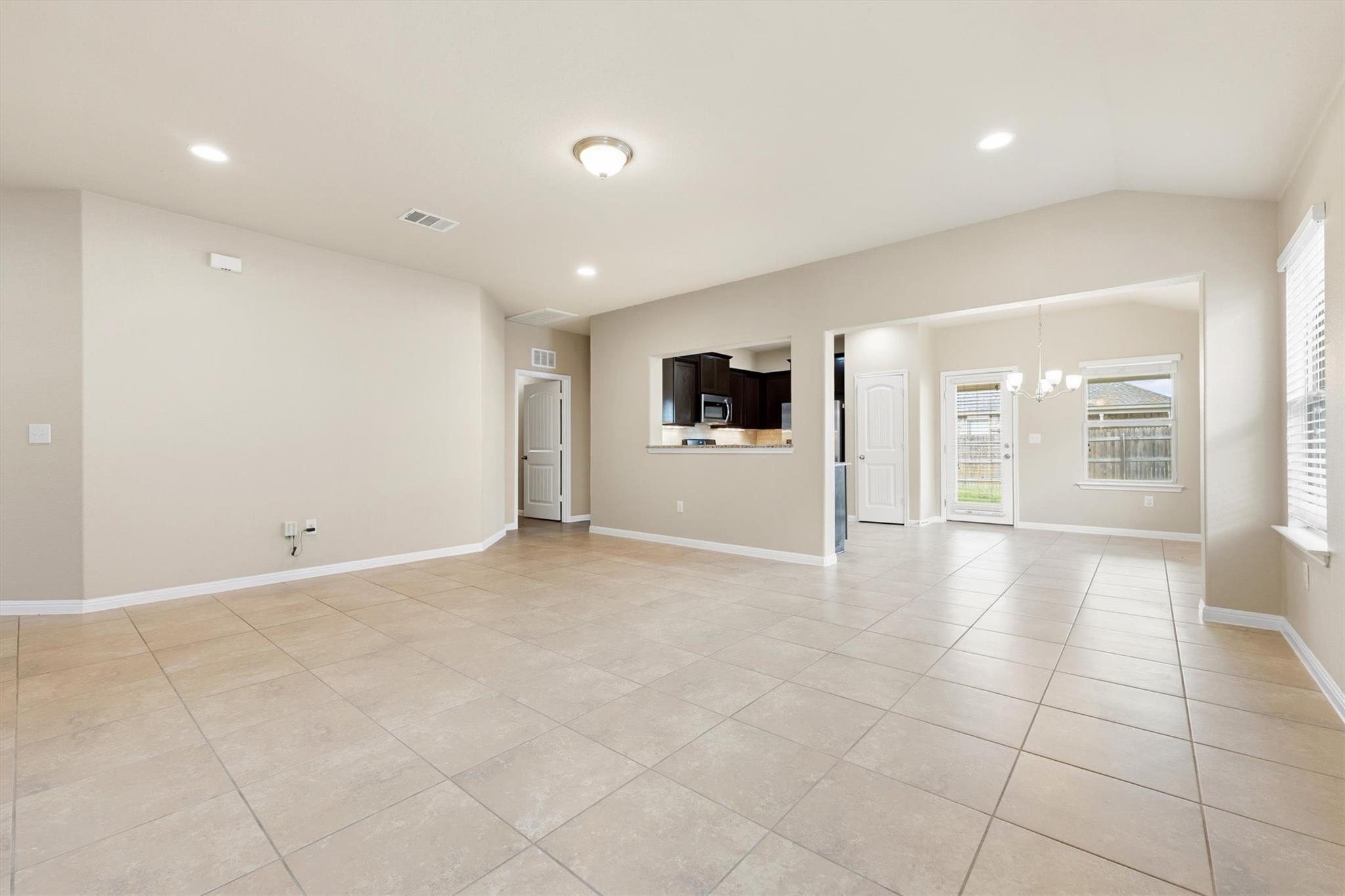 633 Carly Ann Ln, Leander, TX 78641