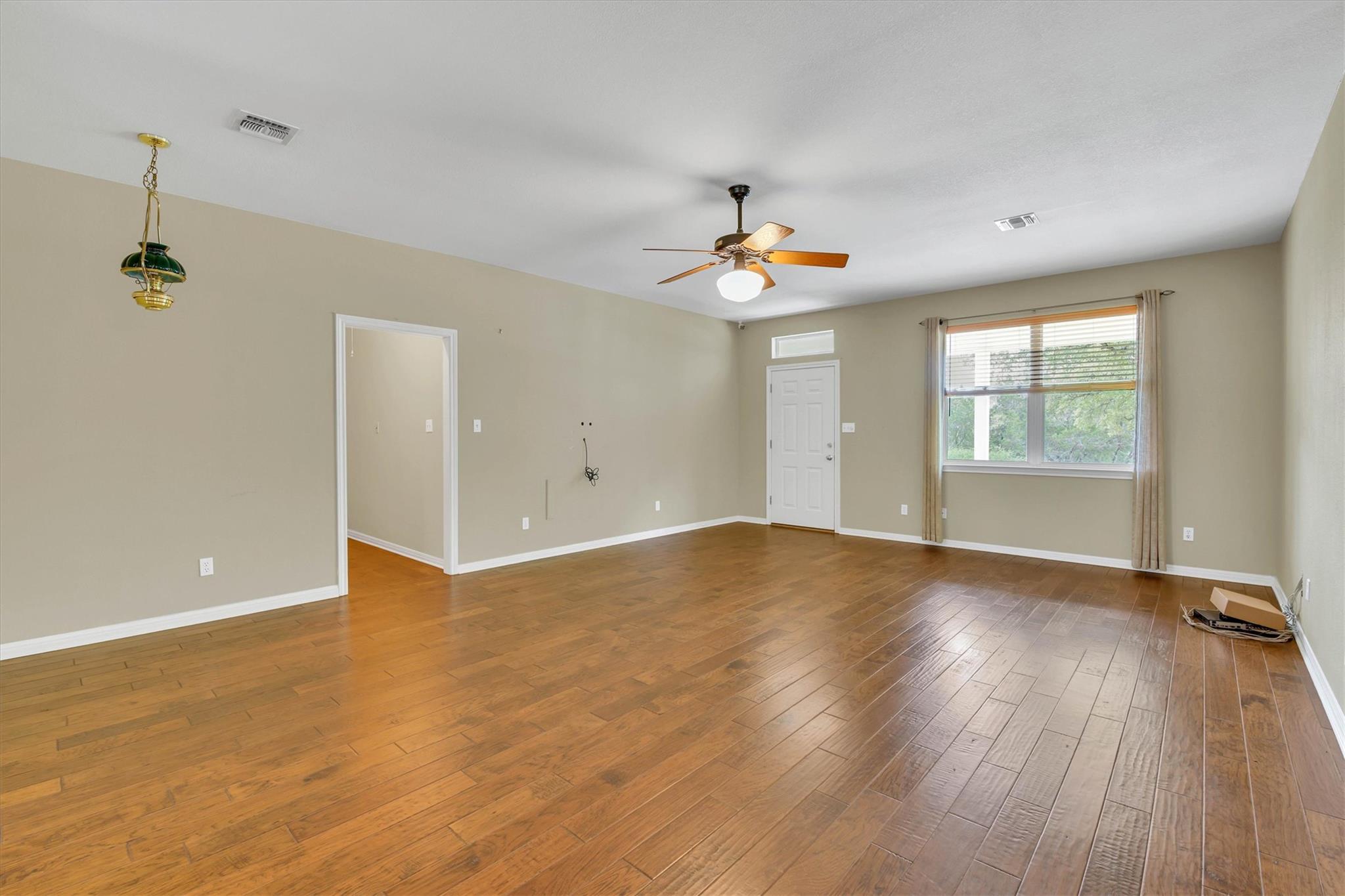 3016 Tradewind Dr, Spicewood, TX 78669