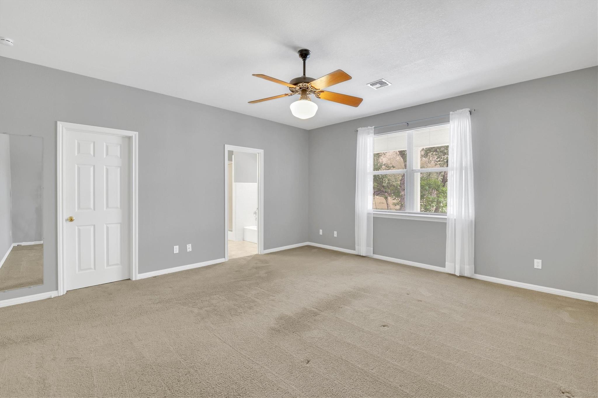 3016 Tradewind Dr, Spicewood, TX 78669