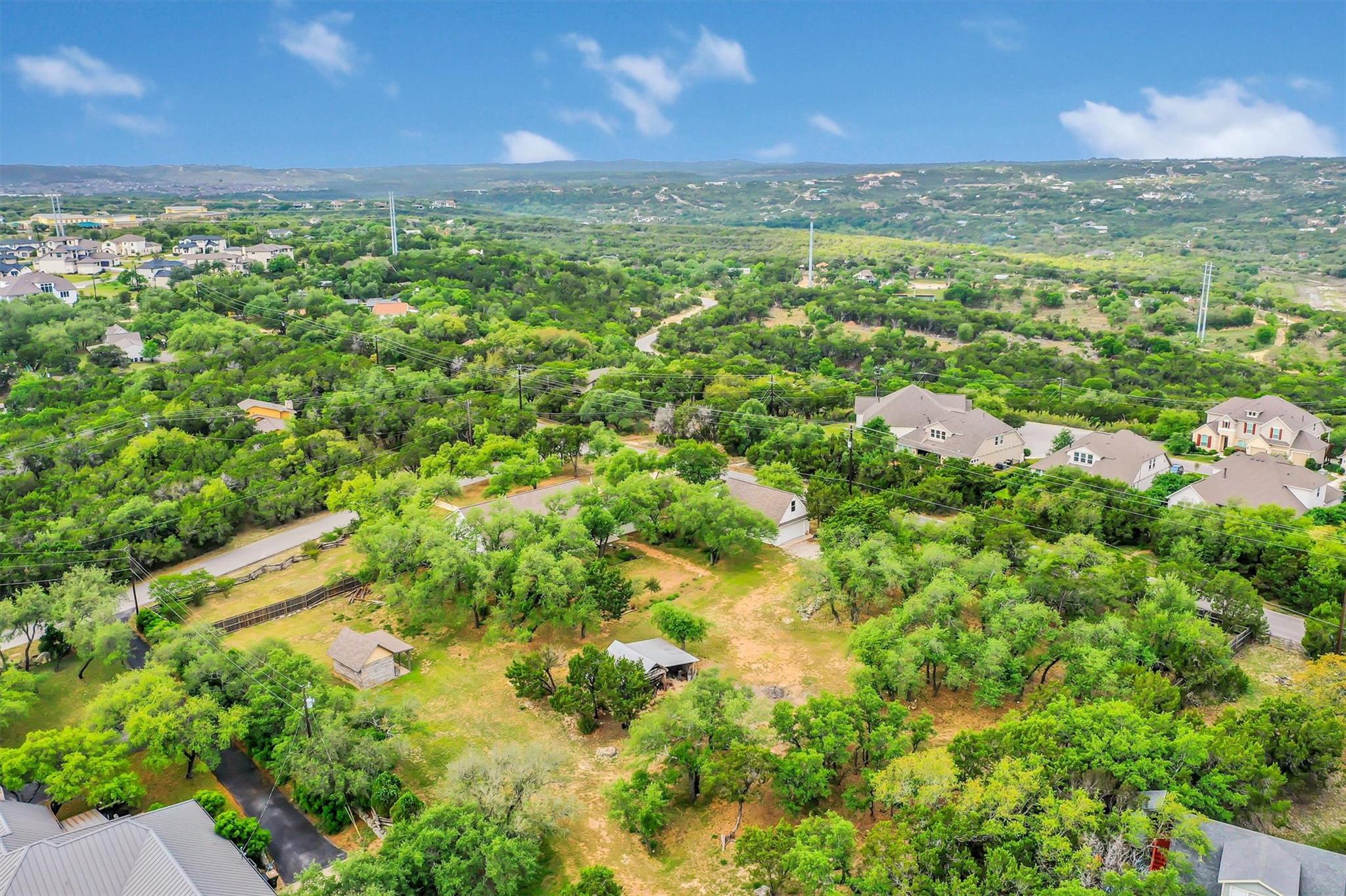 3016 Tradewind Dr, Spicewood, TX 78669