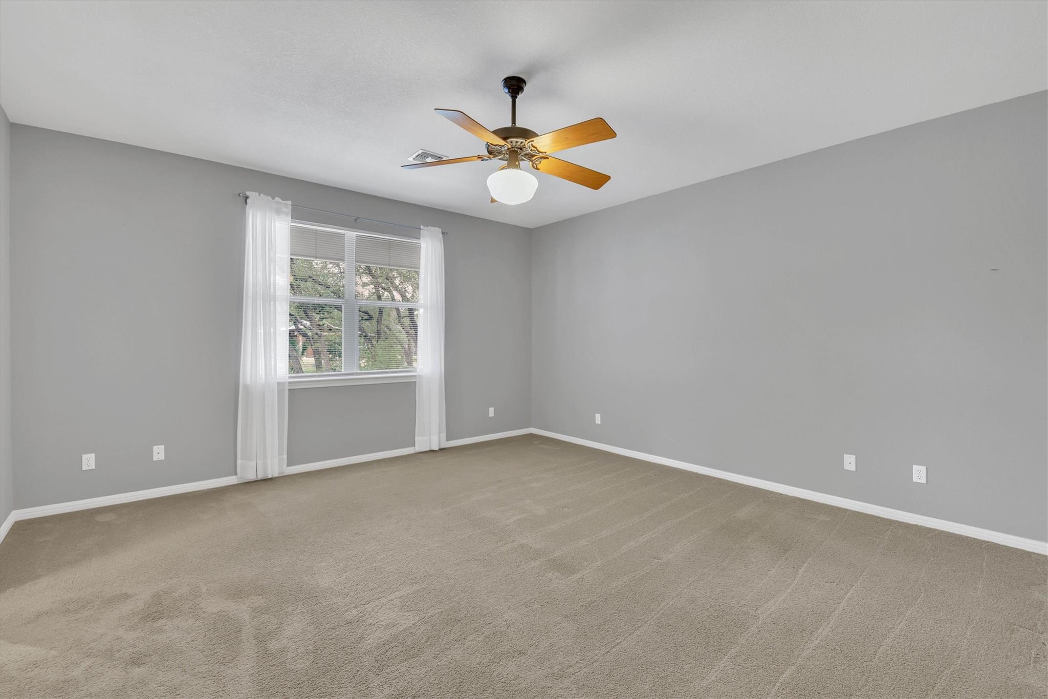 3016 Tradewind Dr, Spicewood, TX 78669