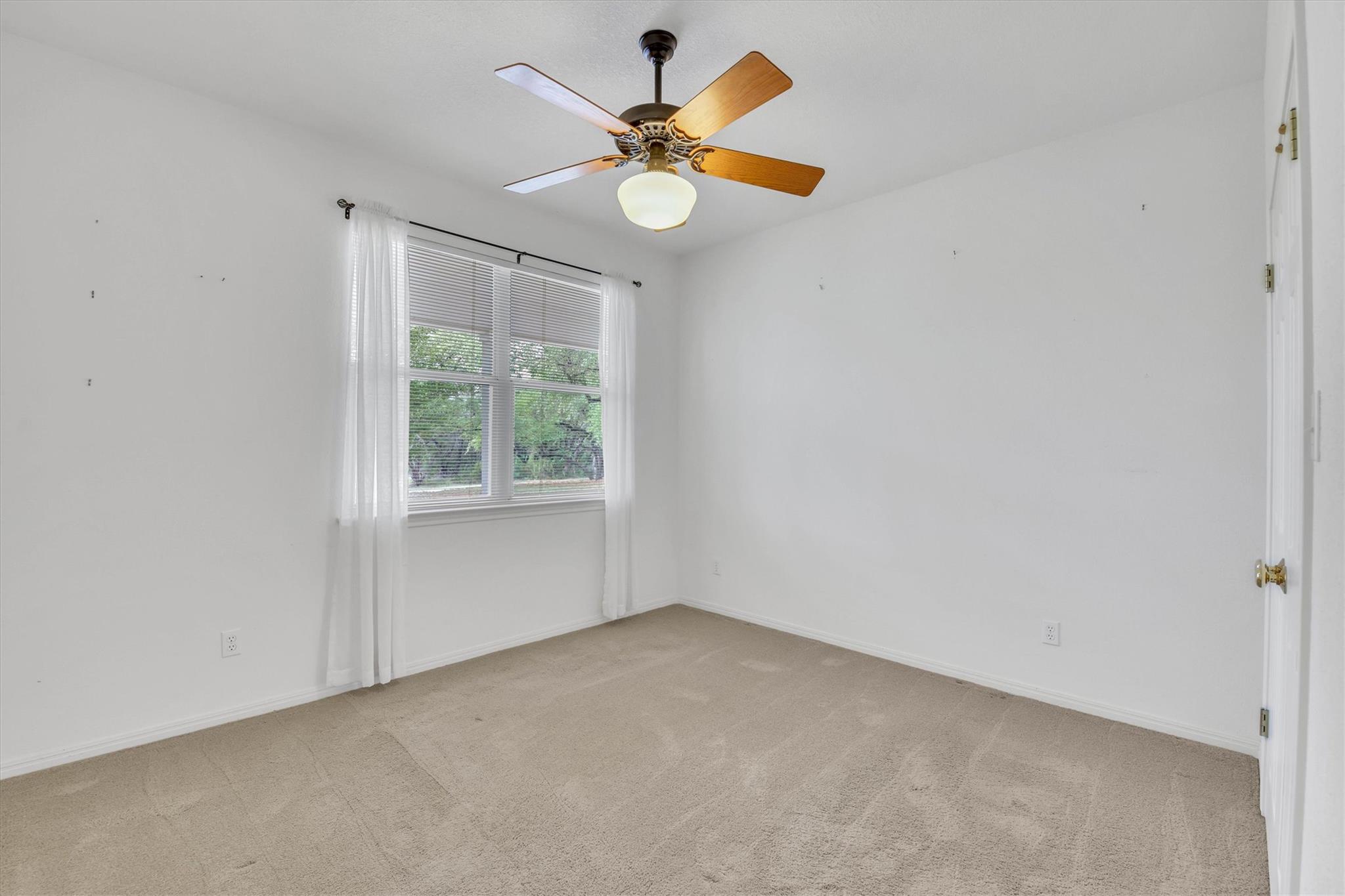 3016 Tradewind Dr, Spicewood, TX 78669