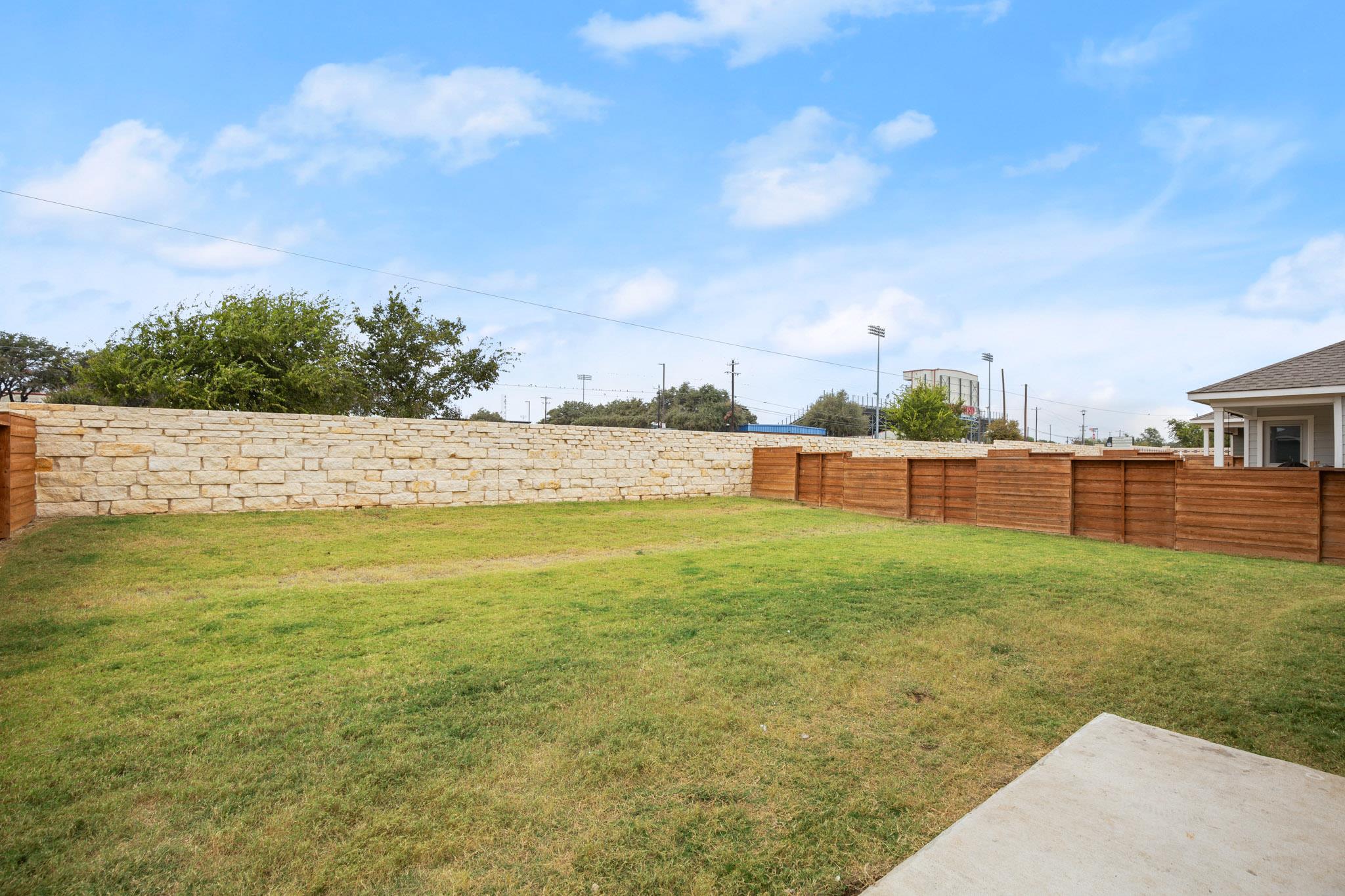 201 Mendoza, Kyle, TX 78640