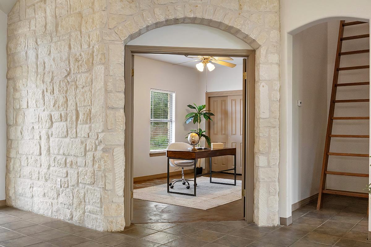 101 Maheo Way, Dripping Springs, TX 78620
