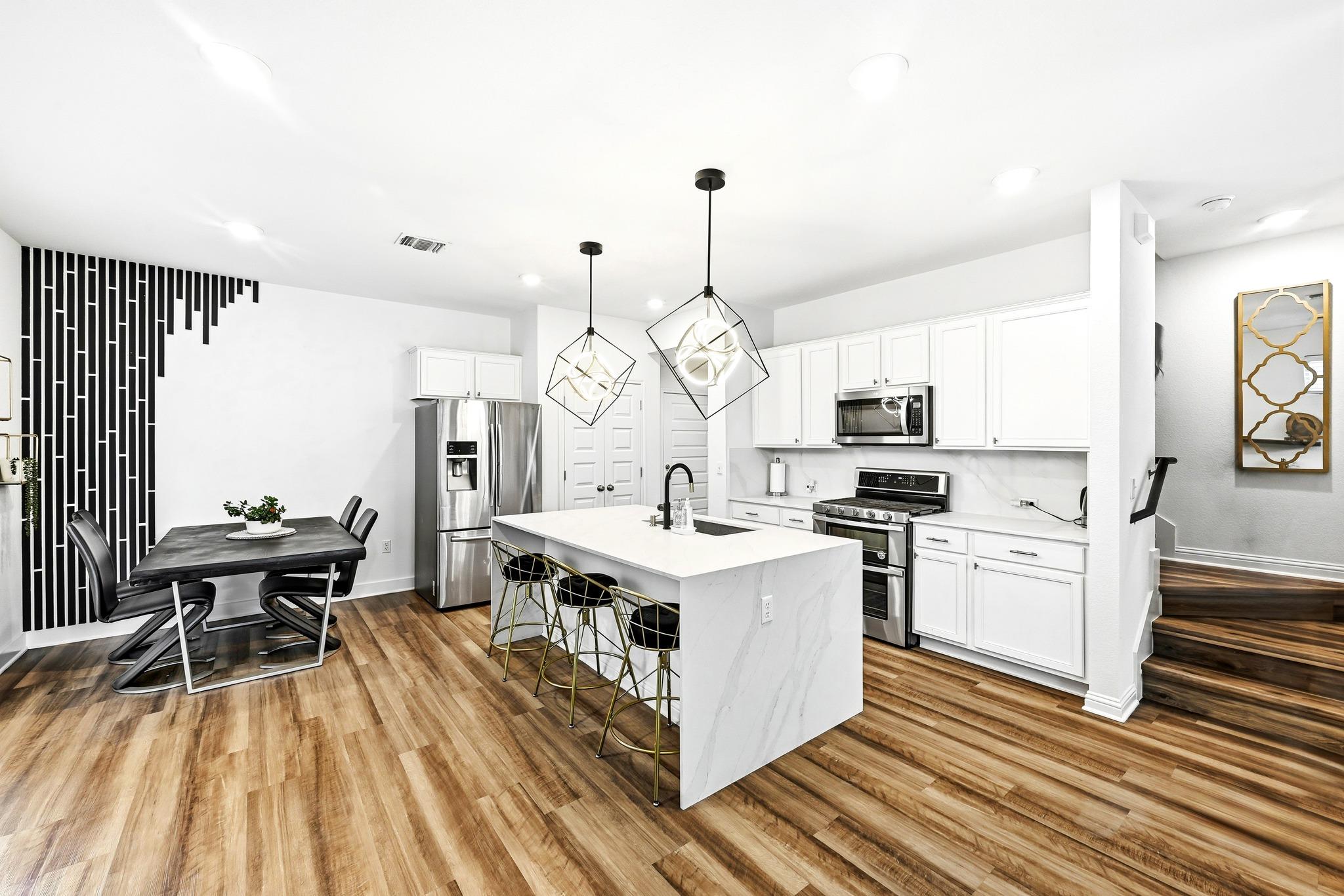 8009 Mellencamp Dr # 212, Austin, TX 78744