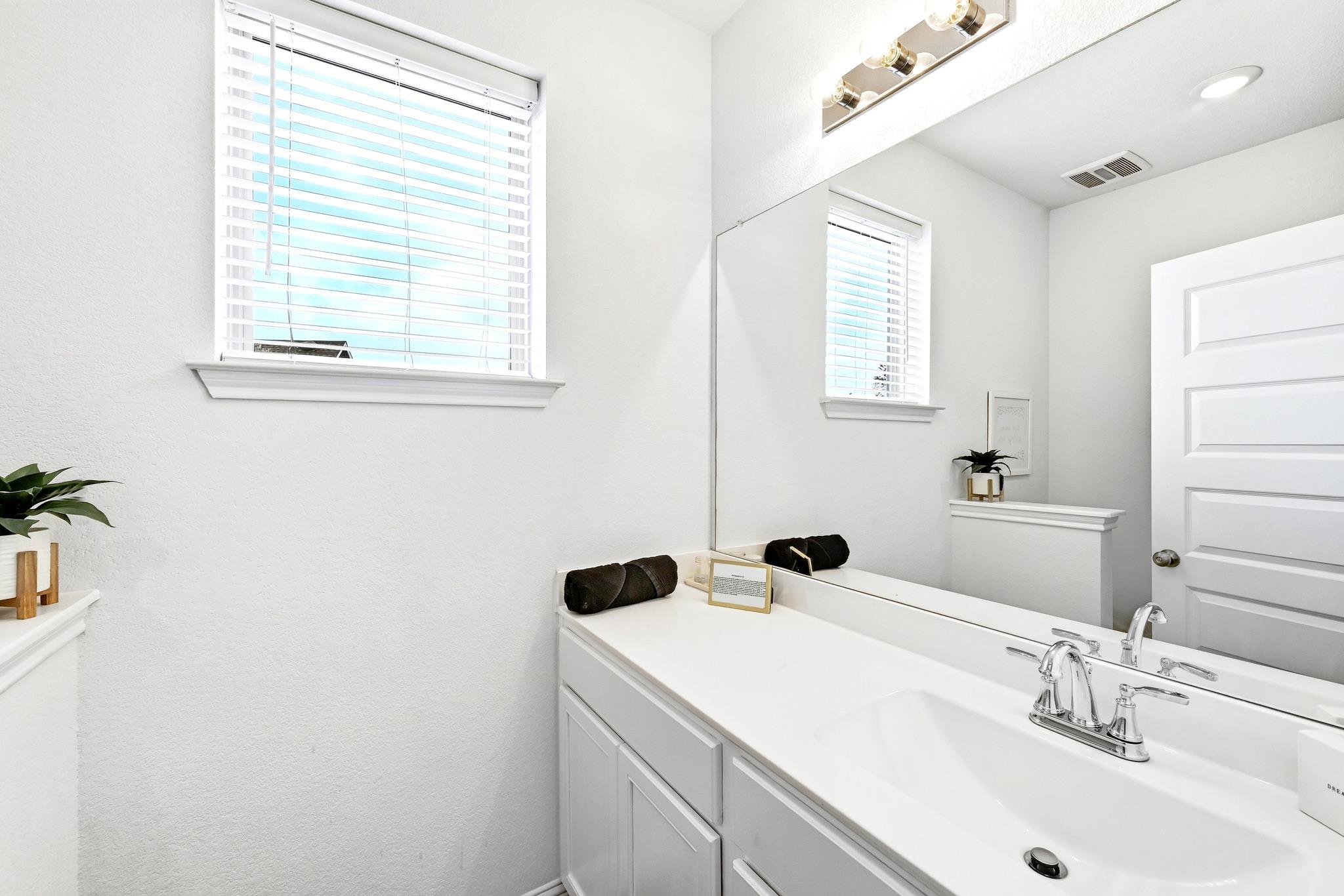 8009 Mellencamp Dr # 212, Austin, TX 78744