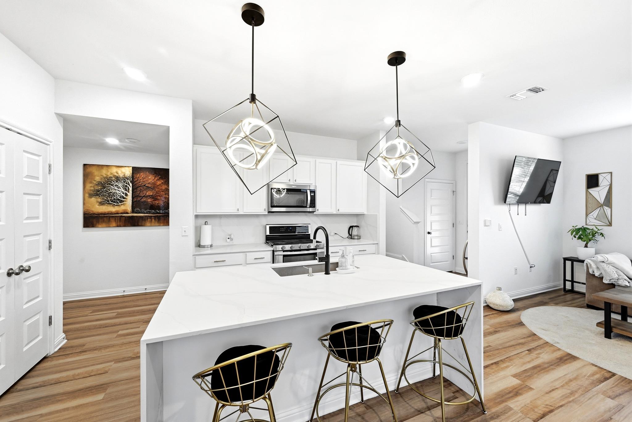 8009 Mellencamp Dr # 212, Austin, TX 78744