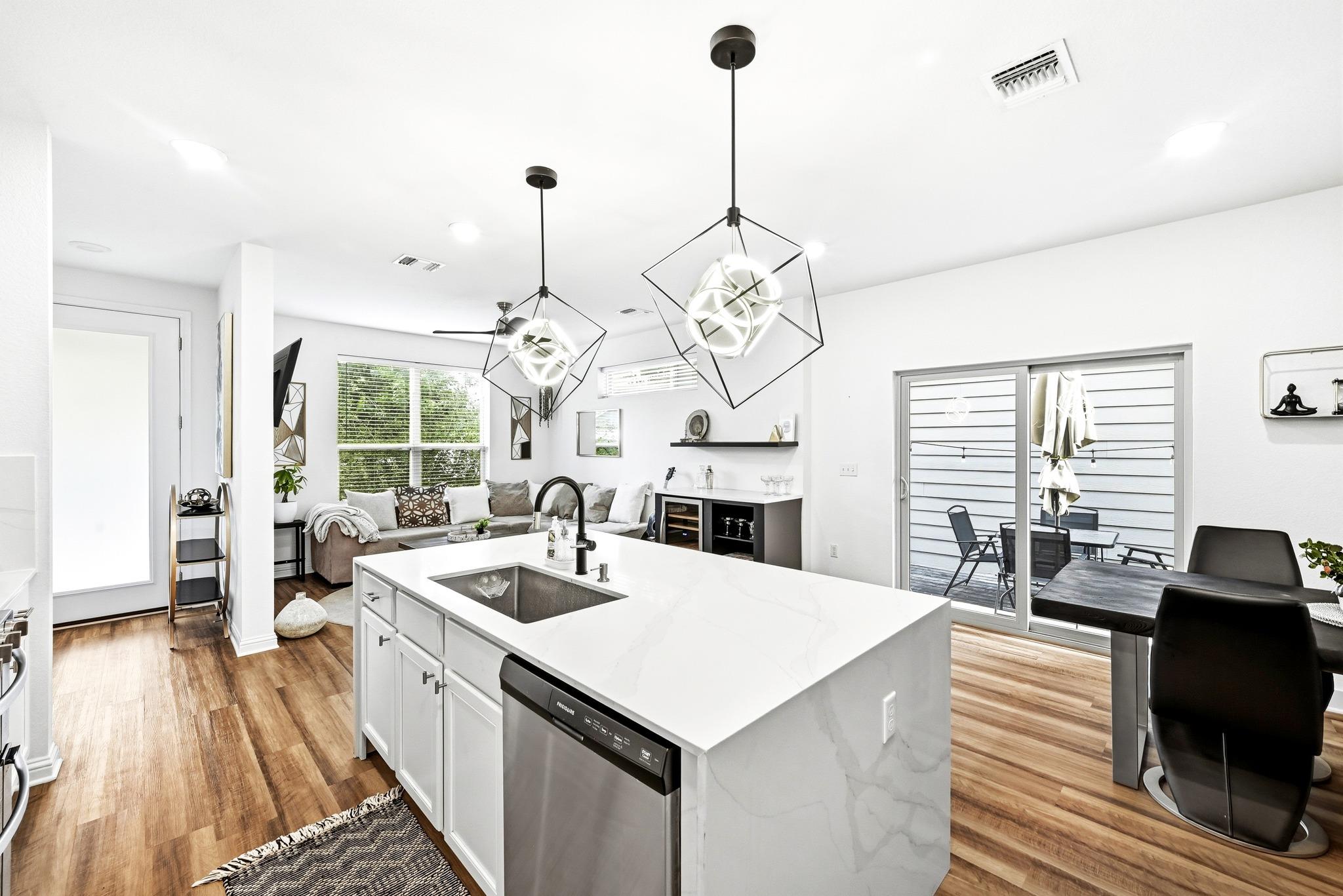 8009 Mellencamp Dr # 212, Austin, TX 78744