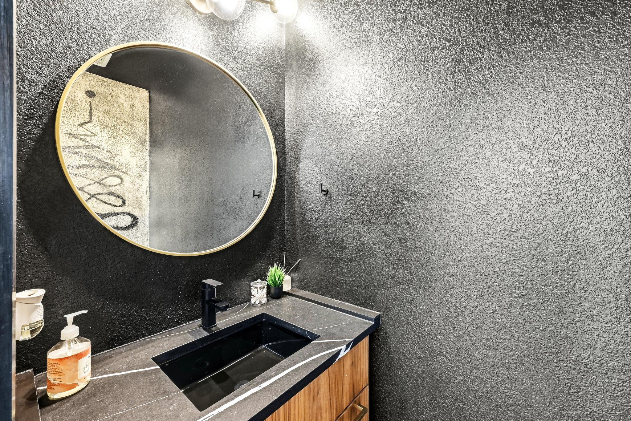 8009 Mellencamp Dr # 212, Austin, TX 78744