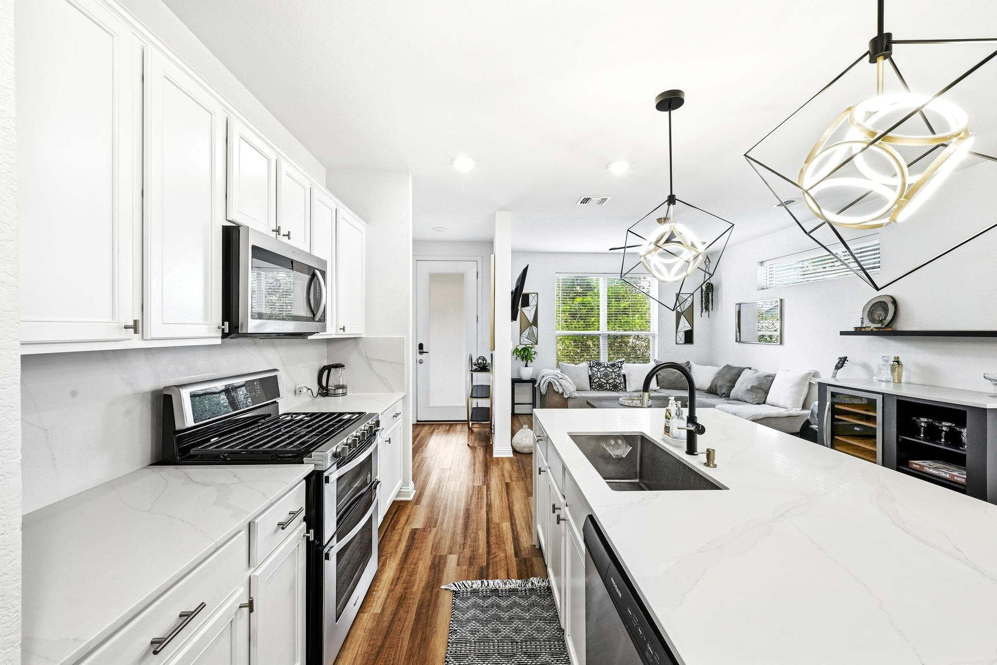 8009 Mellencamp Dr # 212, Austin, TX 78744