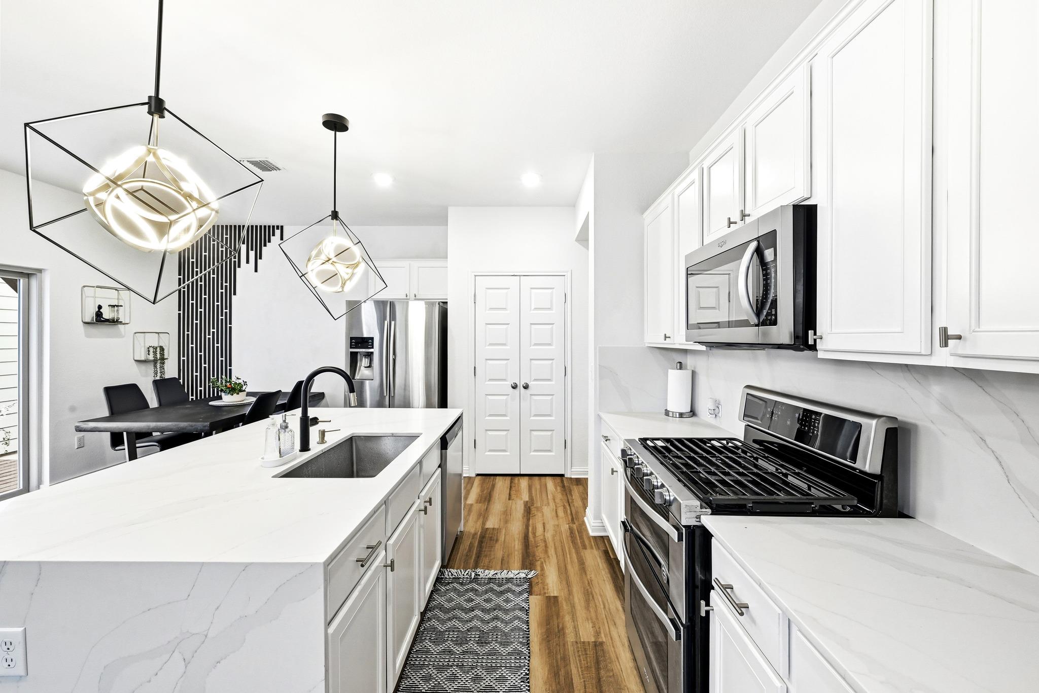 8009 Mellencamp Dr # 212, Austin, TX 78744