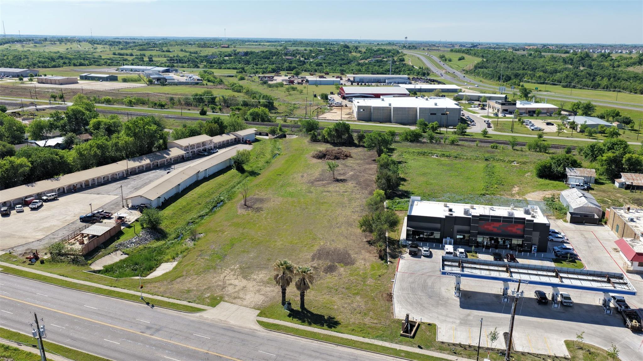 2215 W 2nd St W, Taylor, TX 76574