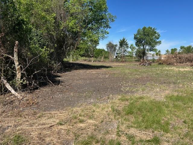 2215 W 2nd St W, Taylor, TX 76574