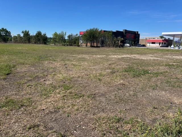 2215 W 2nd St W, Taylor, TX 76574