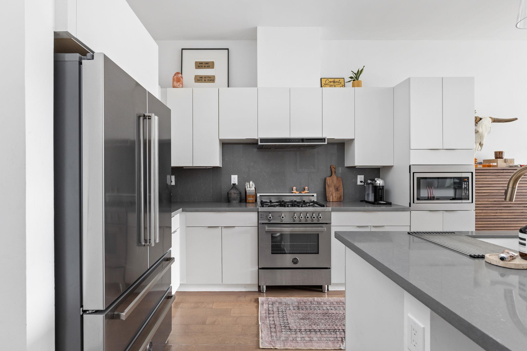 207 W Johanna St # 306, Austin, TX 78704