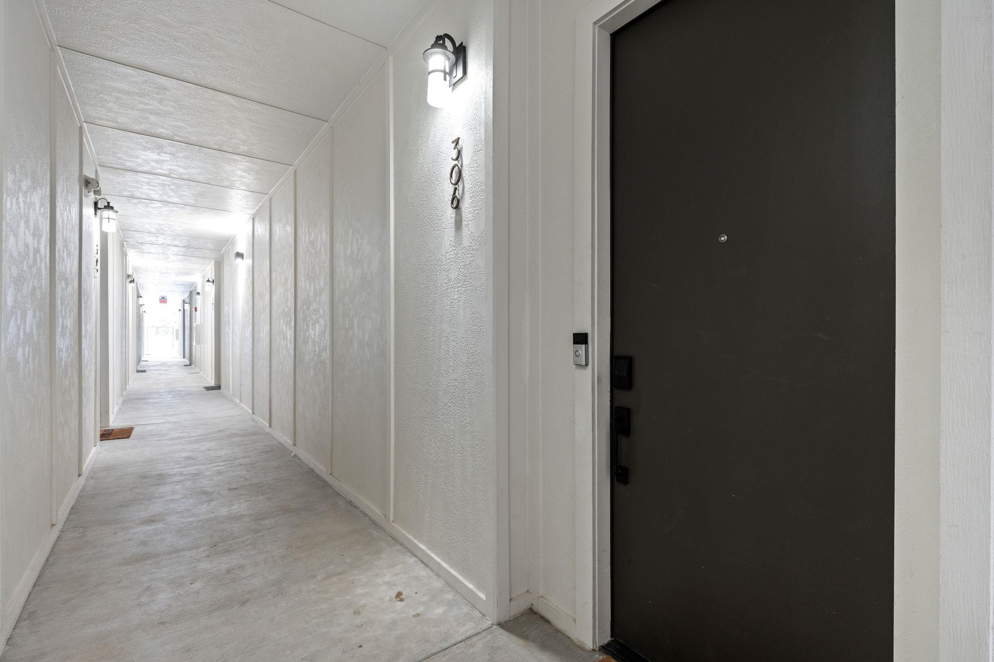 207 W Johanna St # 306, Austin, TX 78704