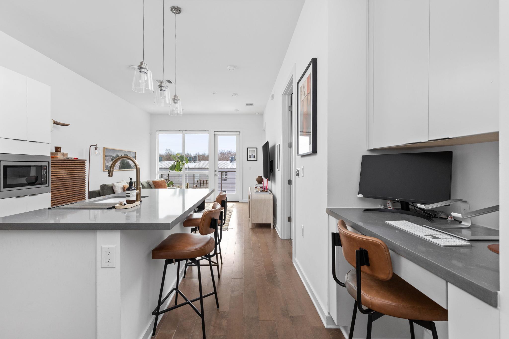 207 W Johanna St # 306, Austin, TX 78704