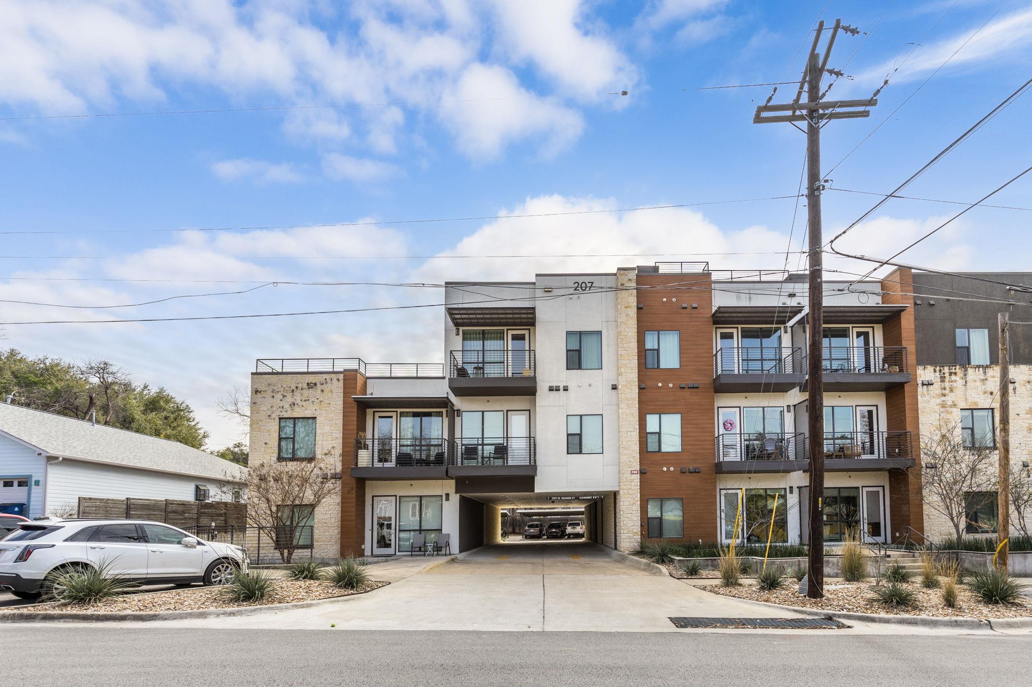 207 W Johanna St # 306, Austin, TX 78704