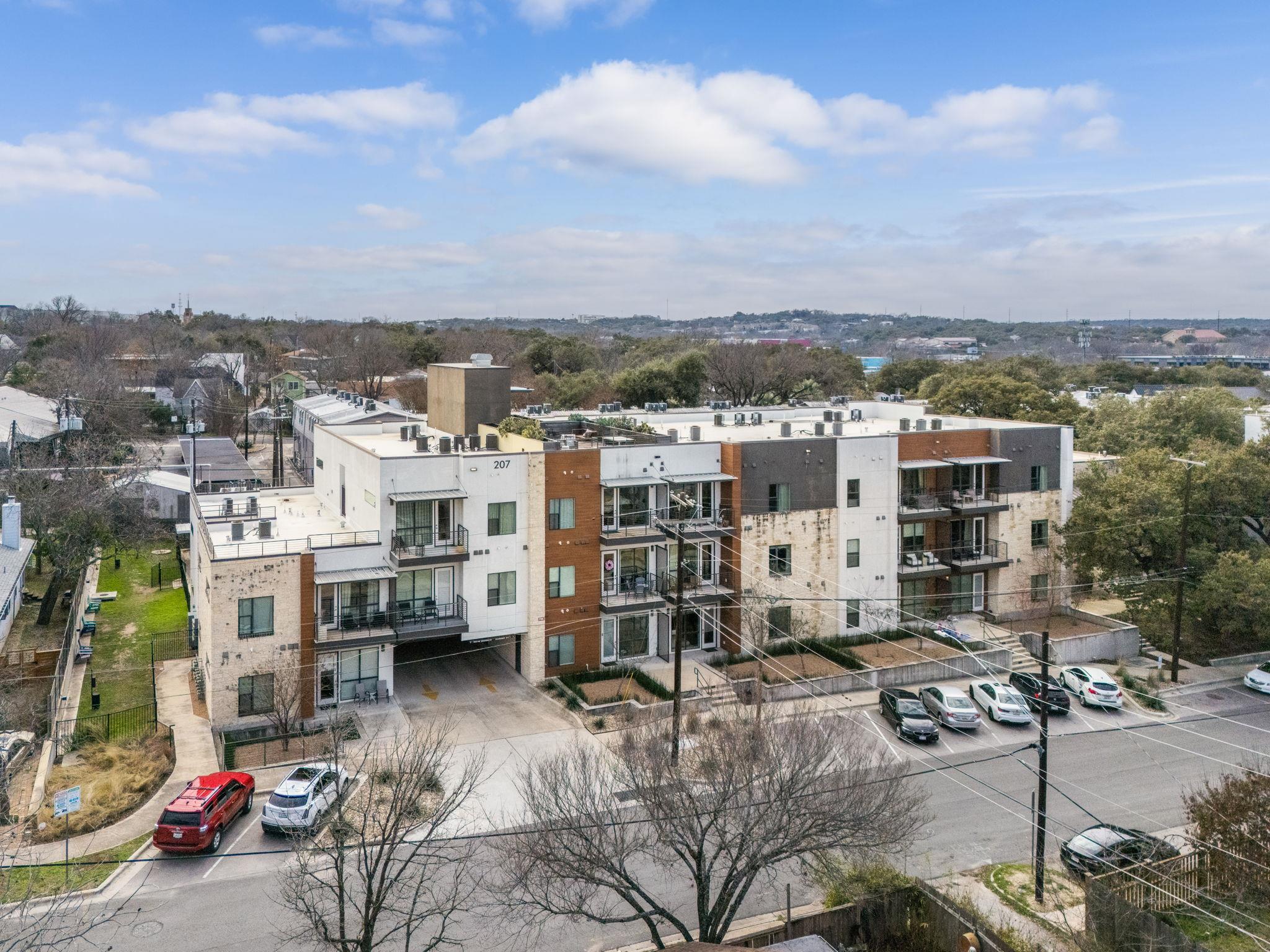 207 W Johanna St # 306, Austin, TX 78704