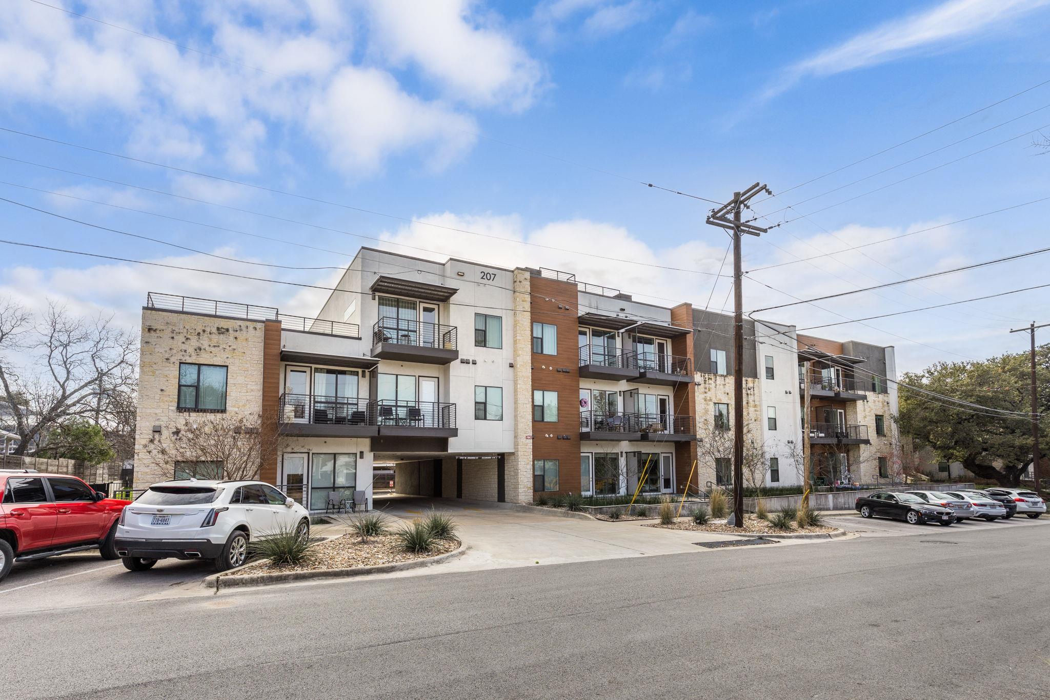 207 W Johanna St # 306, Austin, TX 78704