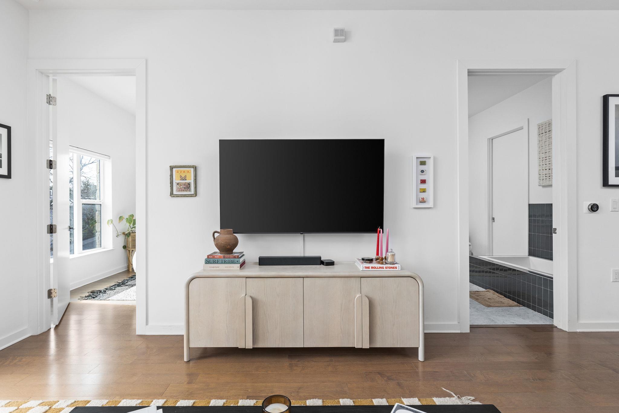 207 W Johanna St # 306, Austin, TX 78704