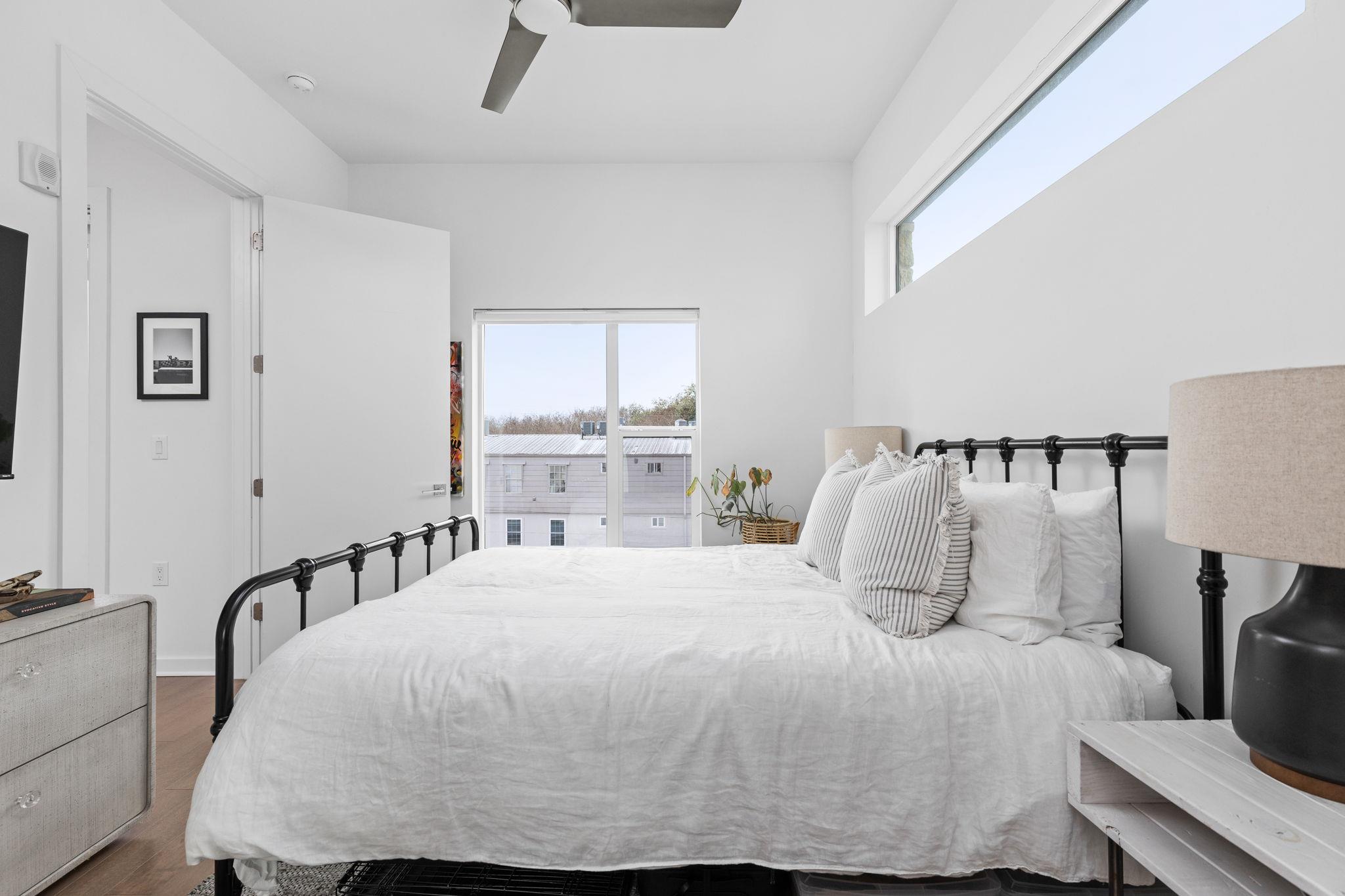 207 W Johanna St # 306, Austin, TX 78704