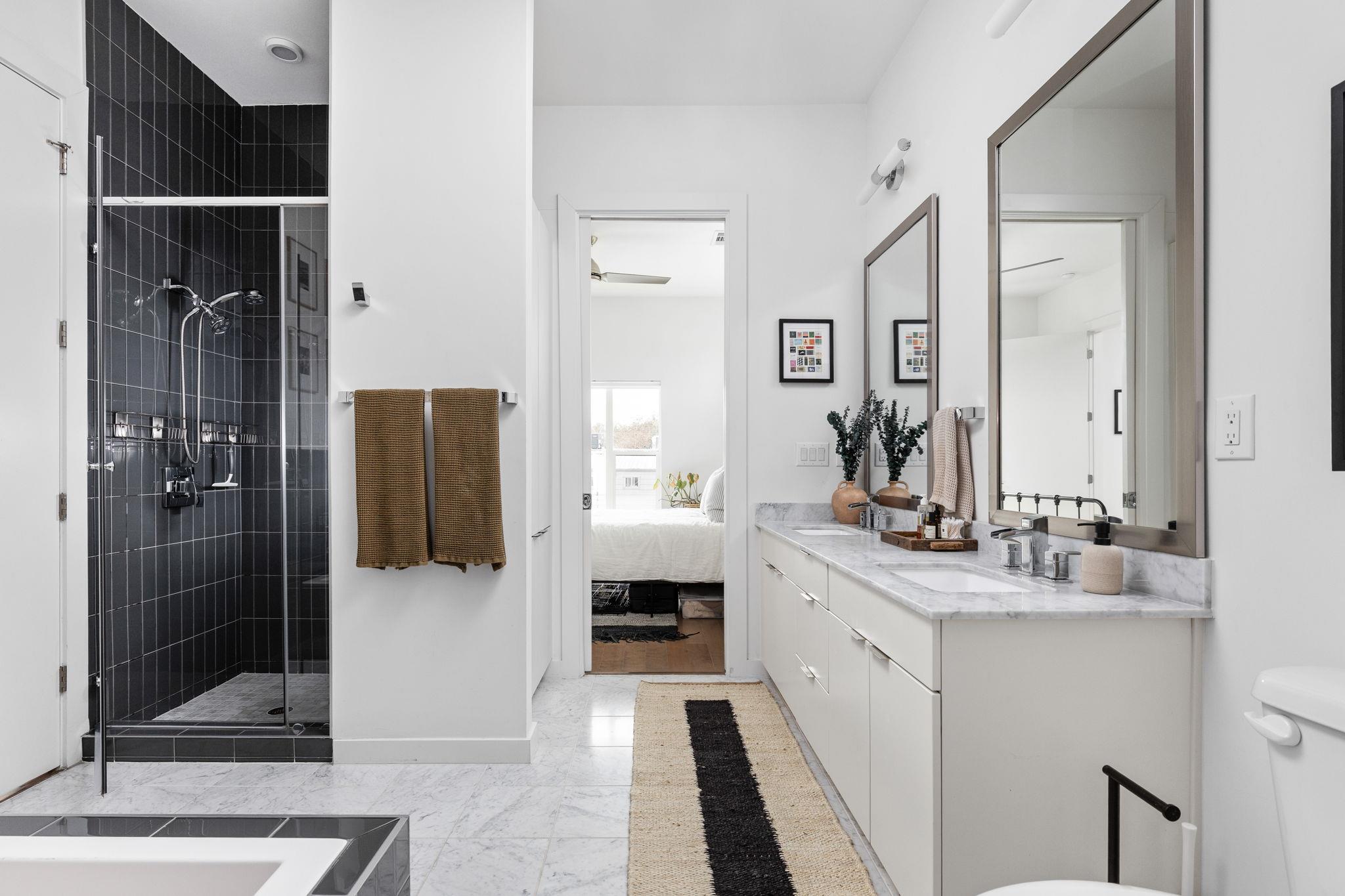 207 W Johanna St # 306, Austin, TX 78704