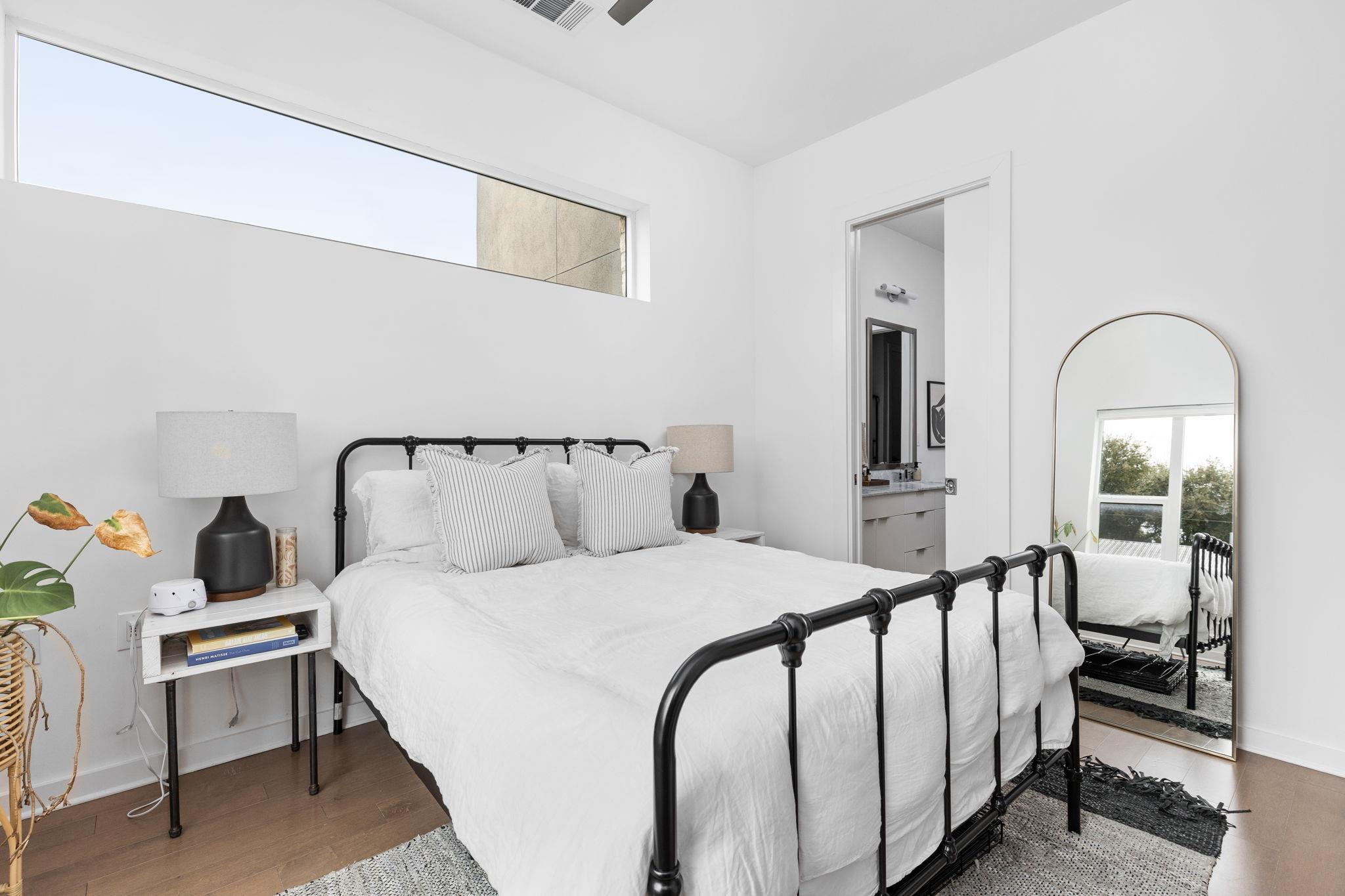 207 W Johanna St # 306, Austin, TX 78704