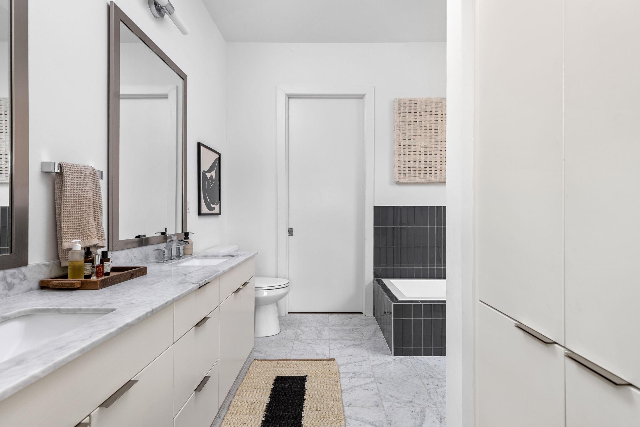 207 W Johanna St # 306, Austin, TX 78704