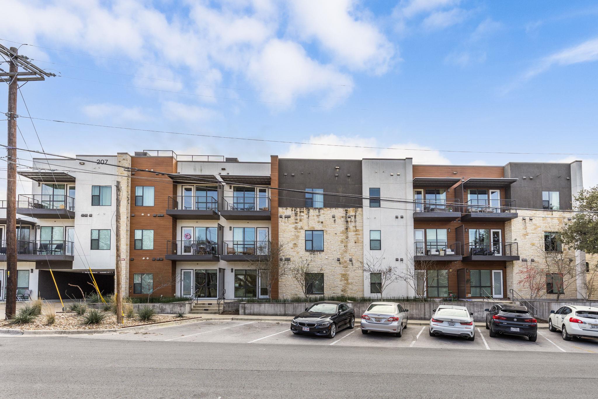 207 W Johanna St # 306, Austin, TX 78704