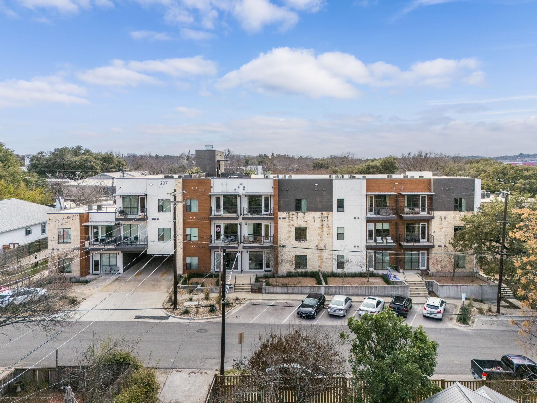 207 W Johanna St # 306, Austin, TX 78704