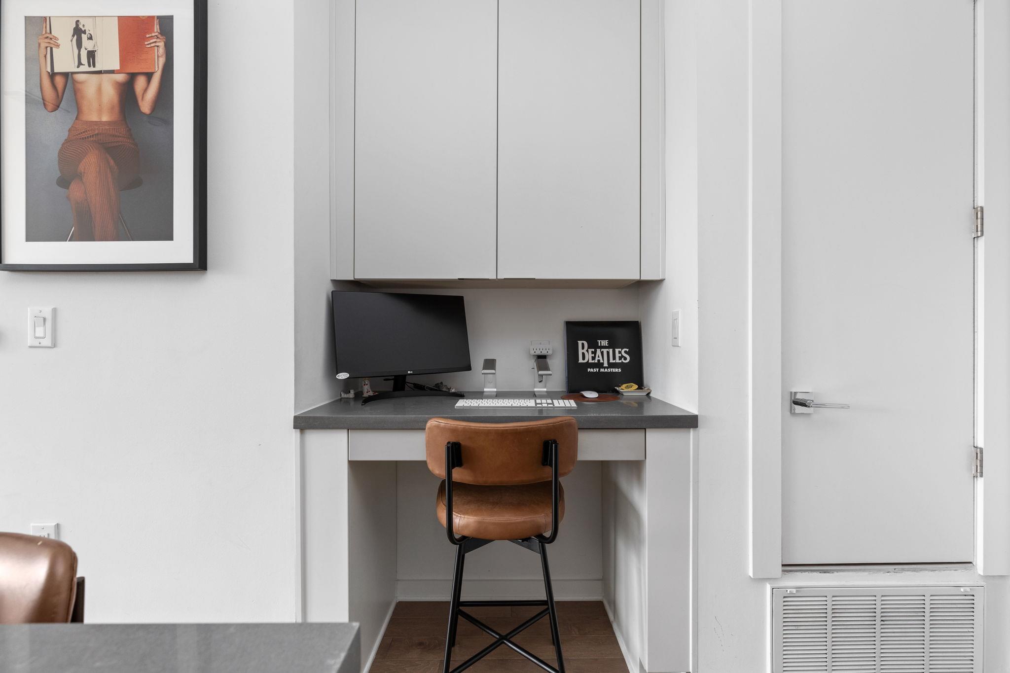 207 W Johanna St # 306, Austin, TX 78704