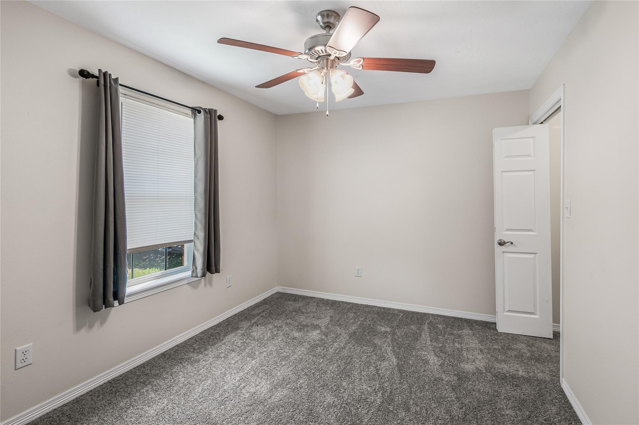 1002 Copperas Bnd, Caldwell, TX 77836