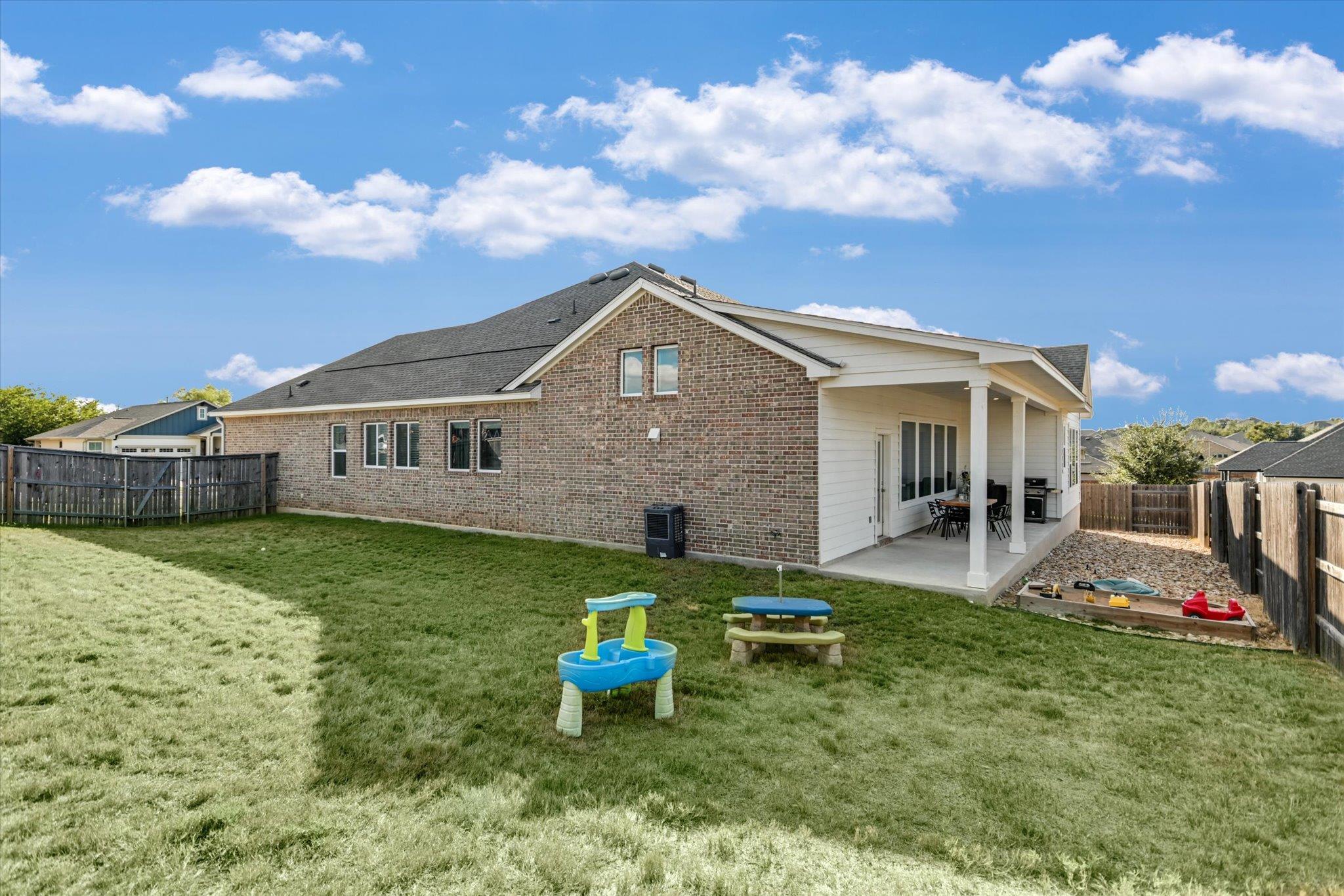 289 Helena Ln, Kyle, TX 78640