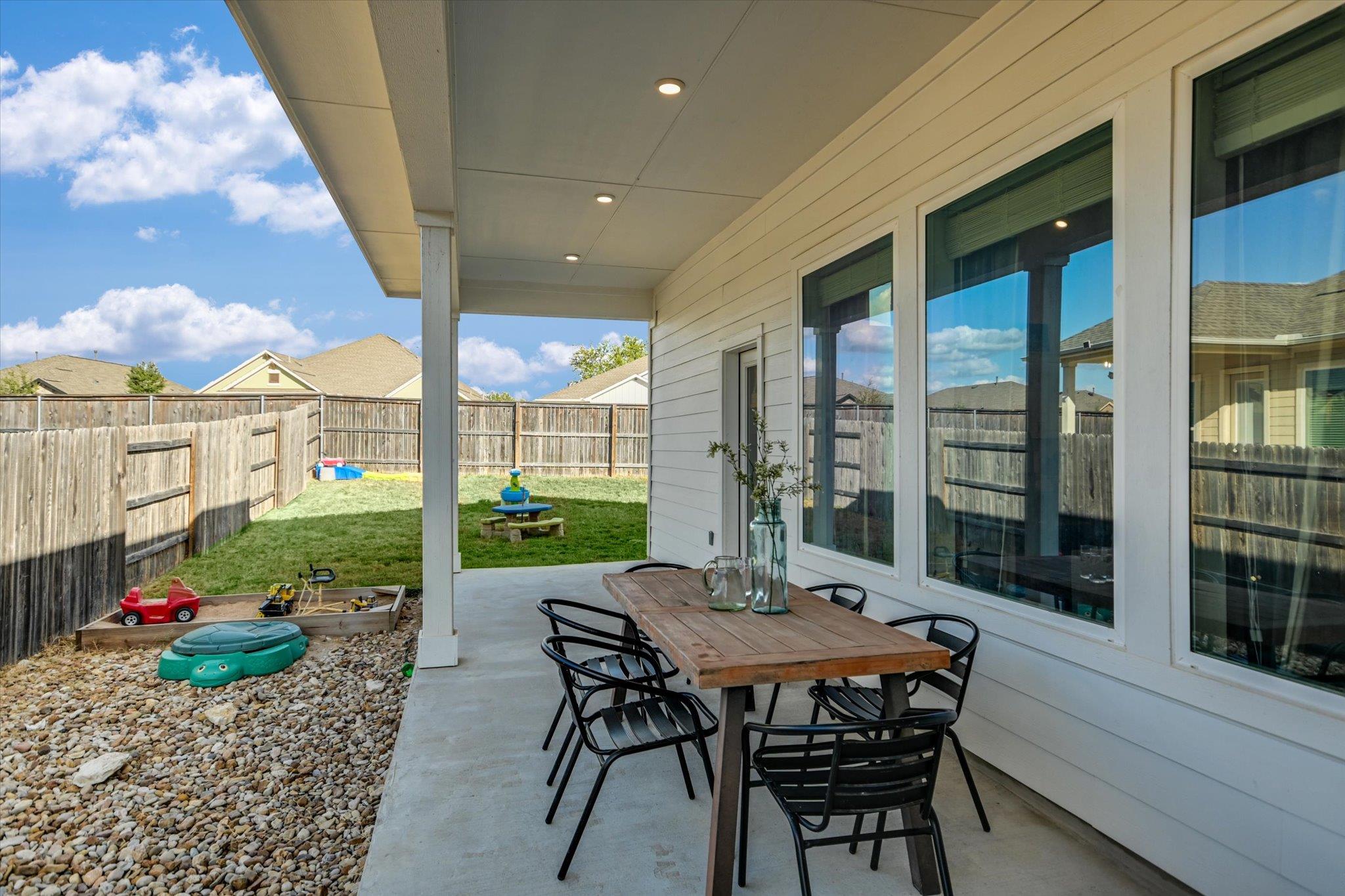 289 Helena Ln, Kyle, TX 78640